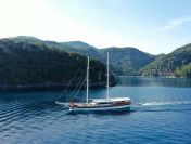 Holly 10 Yacht Charter